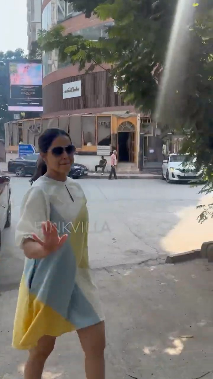 Genelia Deshmukh Reaches Salon For Self Pampering Session? #shorts #bollywood #beauty #gen