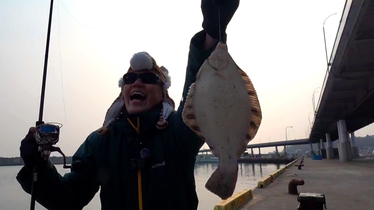 朝マズメにカレイ連発！ヒキの強さが半端じゃない