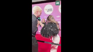 ¿Qué opina el famoseo de la trama pop del año?