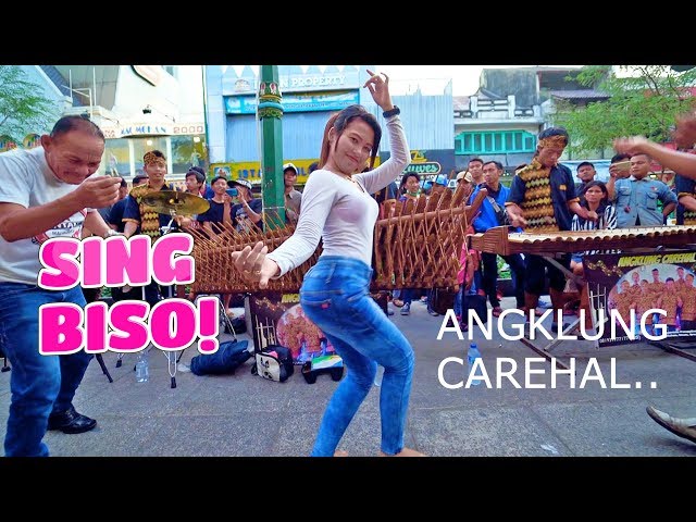 Duh Serunya SING BISO - Goyang Dengan Musik Angklung Carehal Jogja emg Mantap (Angklung Malioboro) class=