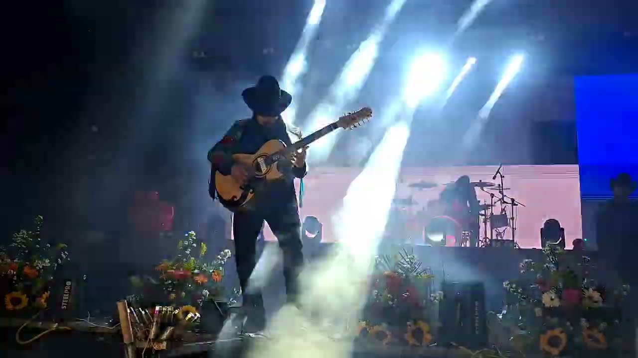 LA KUMBRE CON K, CACHORRO EN ACCION, JIENES EN EL CIELO. La monja, Medio metro 