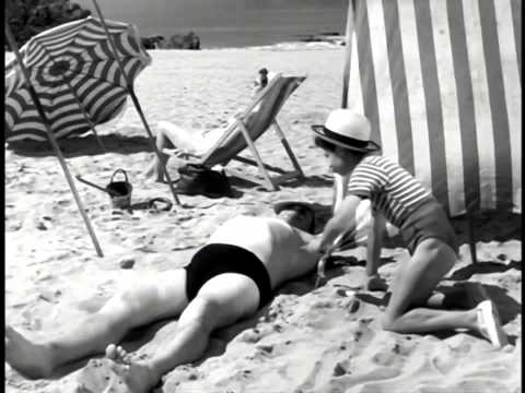 AFFFF14 - MR HULOT'S HOLIDAY TRAILER