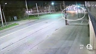 Camera captures motorist hitting Cleveland pedestrian, driving away from scene by News 5 Cleveland 789 views 20 hours ago 1 minute, 11 seconds