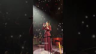 Yuridia eriza la piel cantando Angel en el Palenque de Leon