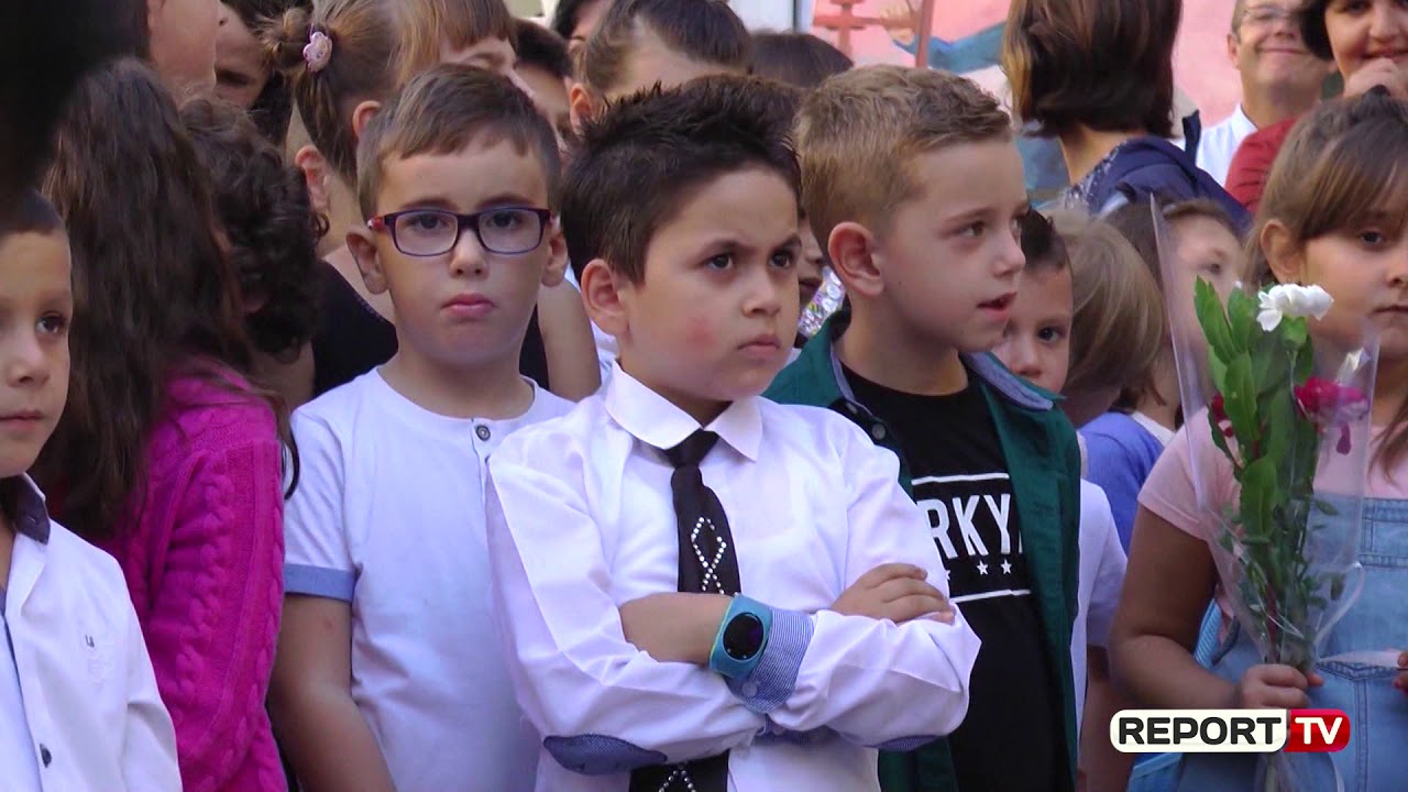 shqiptare meaning Psikologia për Report Tv: Çfarë duhet të bëni që fëmija ta ketë më të lehtë ditën e parë të shkollës