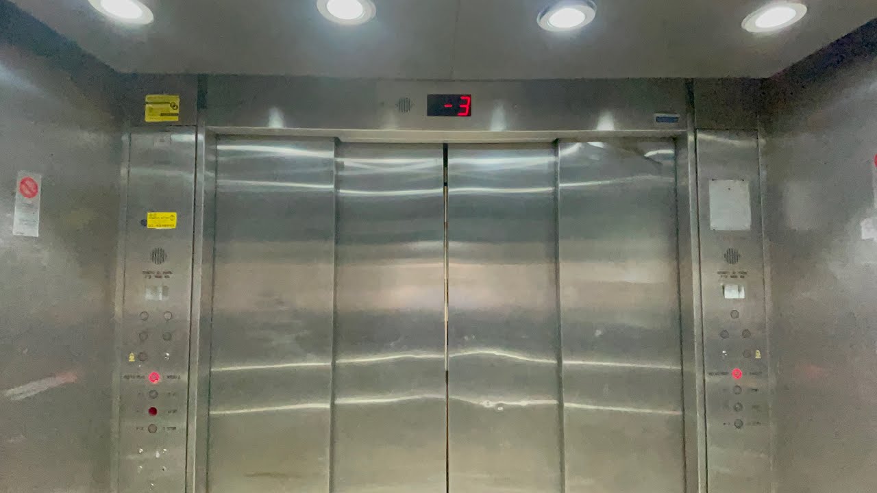 [RT] 2004 ThyssenKrupp Herouth traction elevators Mega, Azrieli Givatayim Mall, Givatayim