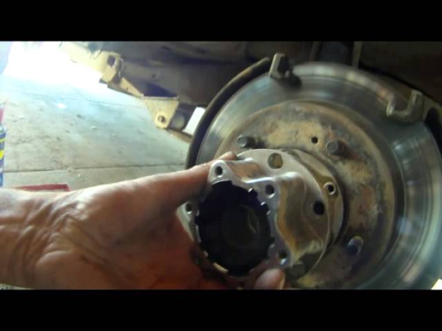 Suzuki Samurai Replacing The Front Axle Bearings On A 4 Wheel Drive Youtube