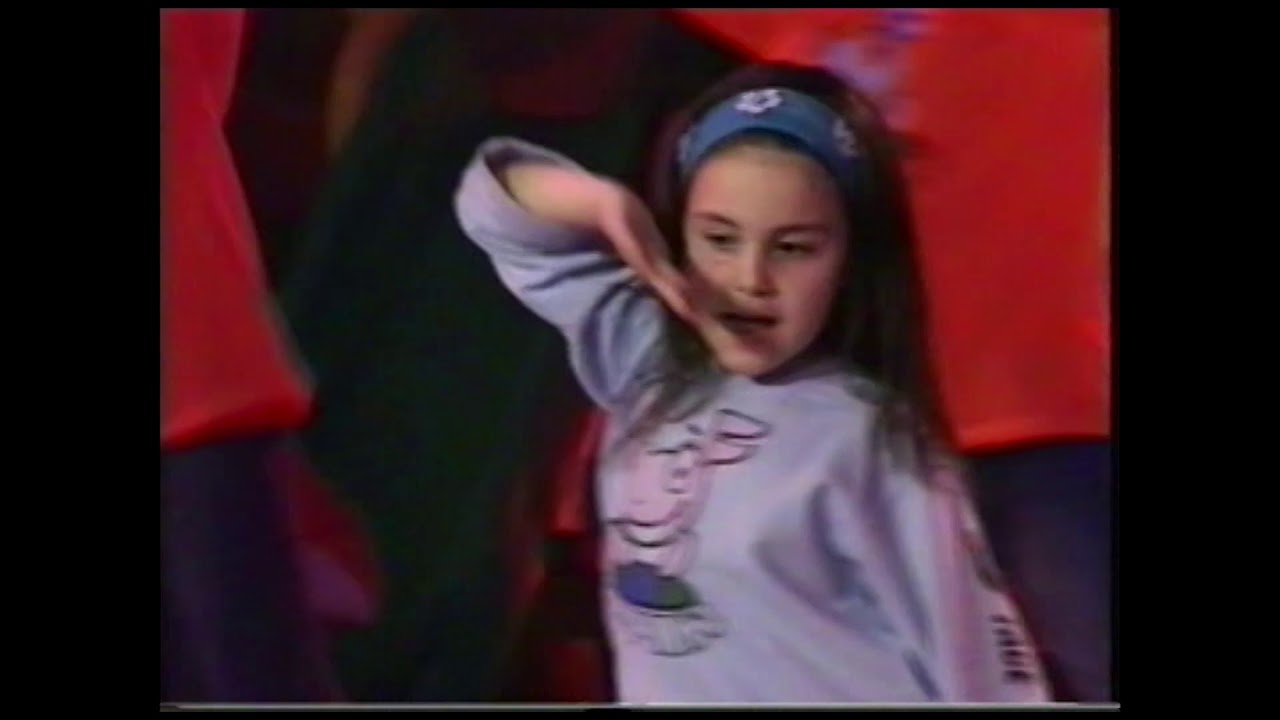 Potocinja 2004 - Deana Antevska - Praznik na mama (Official Video)