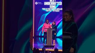 Download Lagu twin In thr mirror MP3