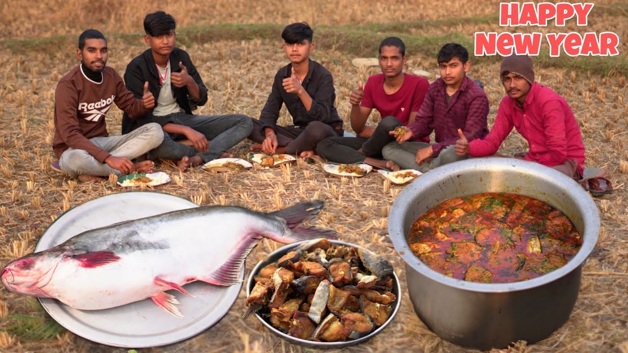 गांव के दोस्तों के साथ न्यू साल में मछली की रेसिपी बनाएं आदिवासी स्टाइल | Jungle Cooking Fish Curry