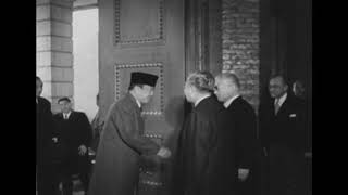 Presiden Sukarno diterima Kaisar Jepang Hirohito di Istananya thn 1964