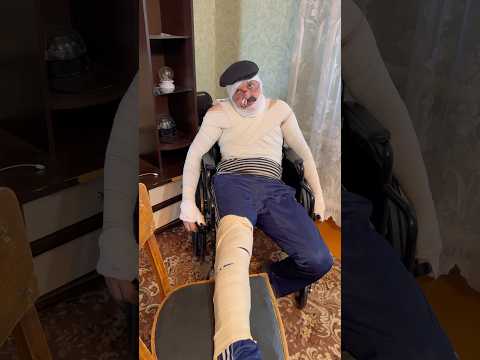 КОГДА БАТЯ ПОЛУЧИЛ ТРАВМУ НА РАБОТЕ😂#shorts