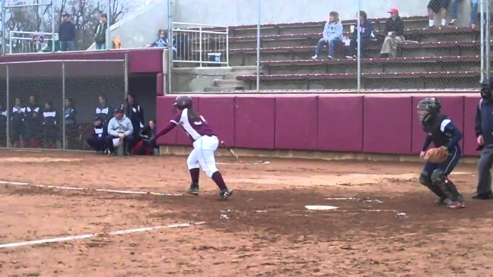 Maroon Softball Lisa Scruggs Singles, Alea Bier Sc...