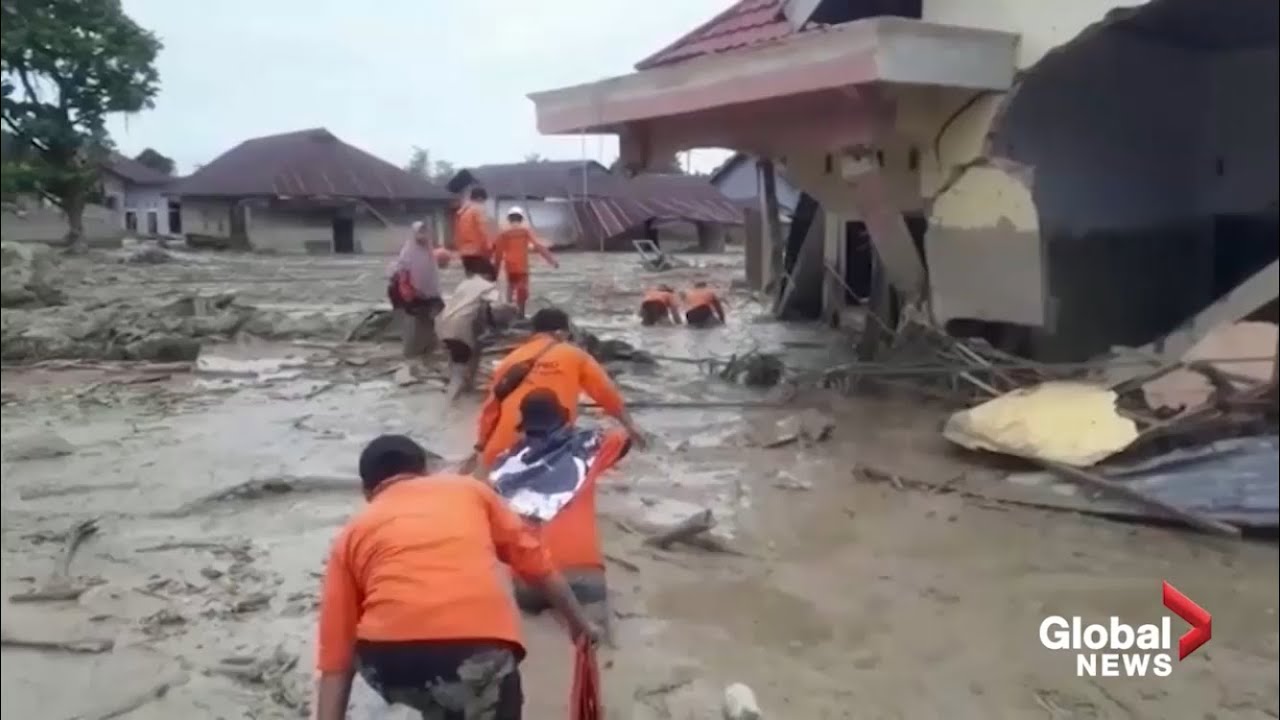 Flash floods kill at least 16, displace hundreds in Indonesia - YouTube