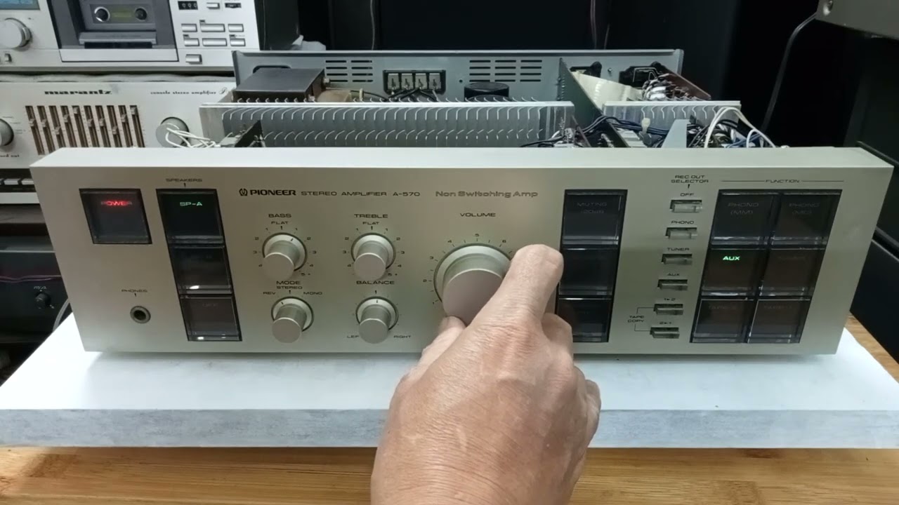 Ampli Pioneer A-570 - YouTube