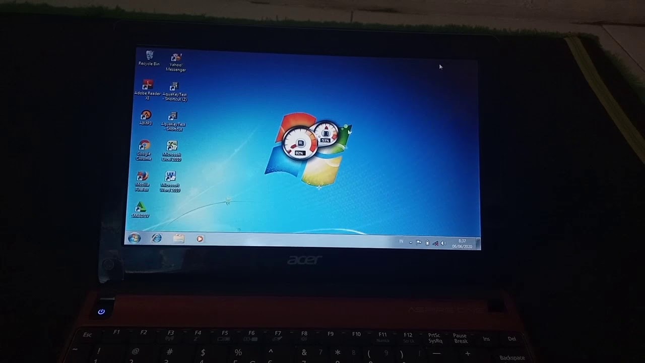 Cara merubah wallpaper di laptop - YouTube