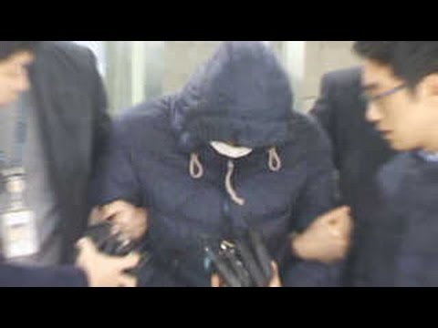 '맨발 탈출 딸 학대' 아버지ㆍ동거녀 징역 10년
