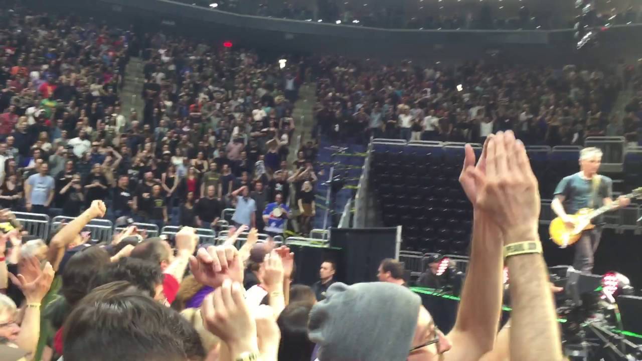 Pearl Jam in Quebec City on 05/05/16. Alive/Baba O'Riley YouTube