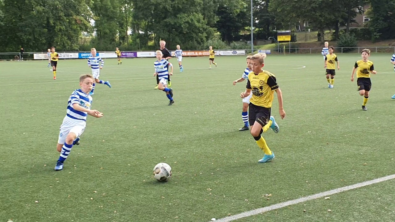 Competitiewedstrijd tegen De Graafschap O13 - YouTube