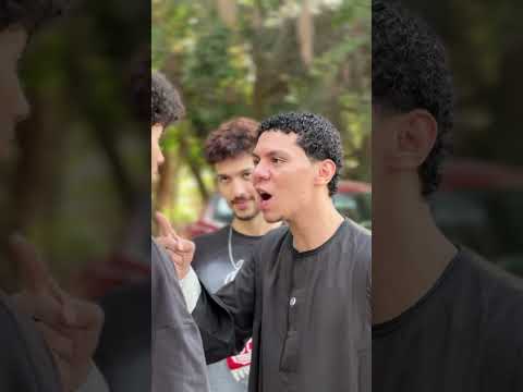 بيتريقو علي صعيدي في الجامعه ويعلمهم درس مهم