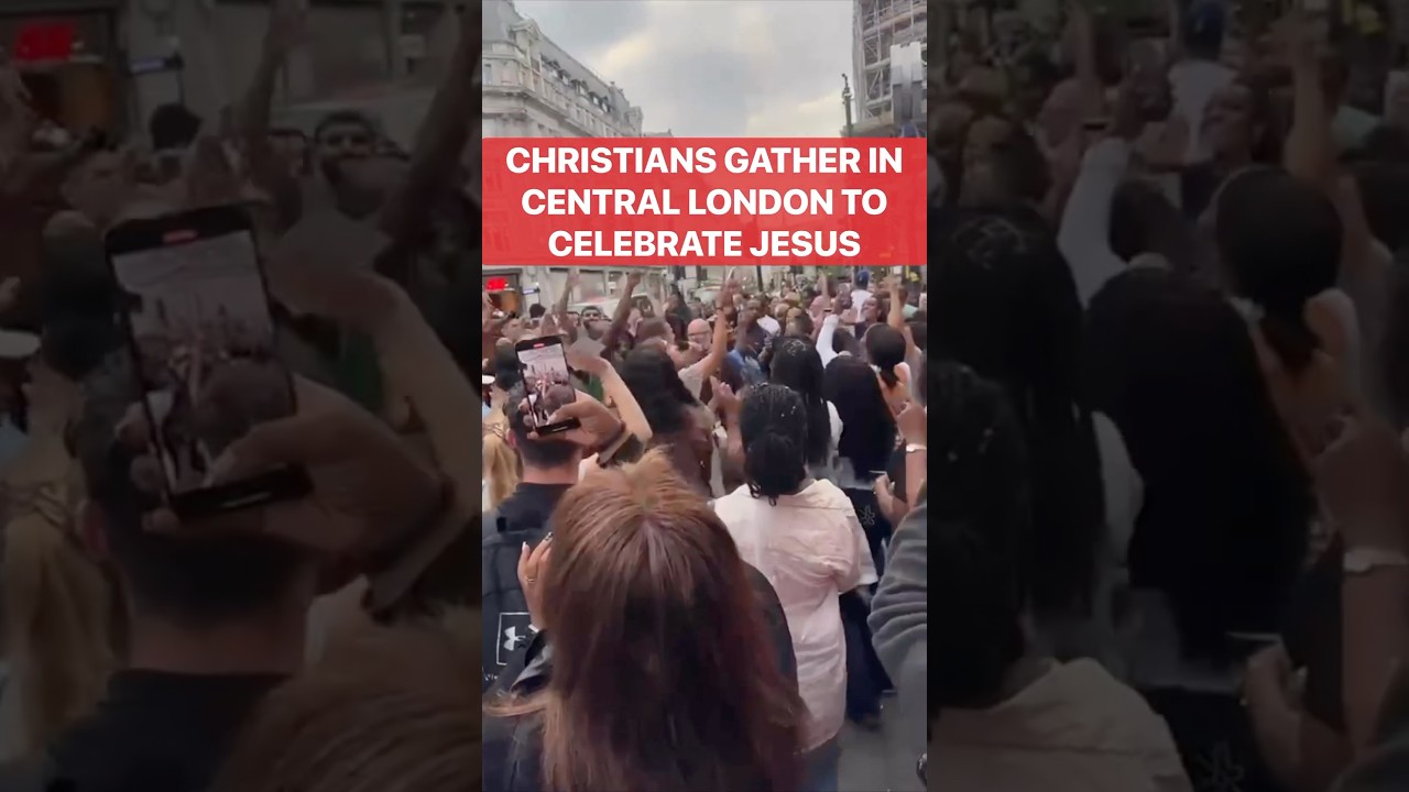 Christians gathered in London, UK to celebrate Jesus | 