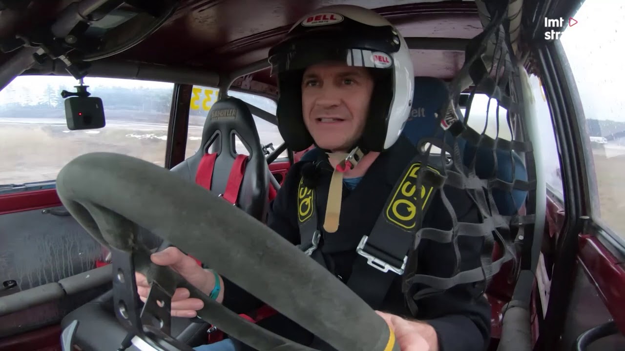 Ātruma cilts | Skutelis bēg no policijas