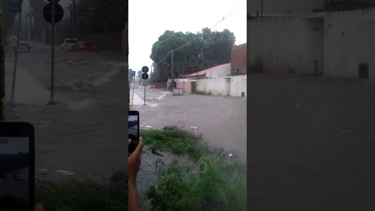 Uma Forte Chuva Começa A Cair No Colegio