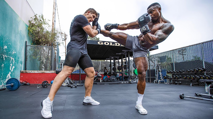 KICKBOXING FOR BEGINNERS WITH RICO VERHOEVEN
