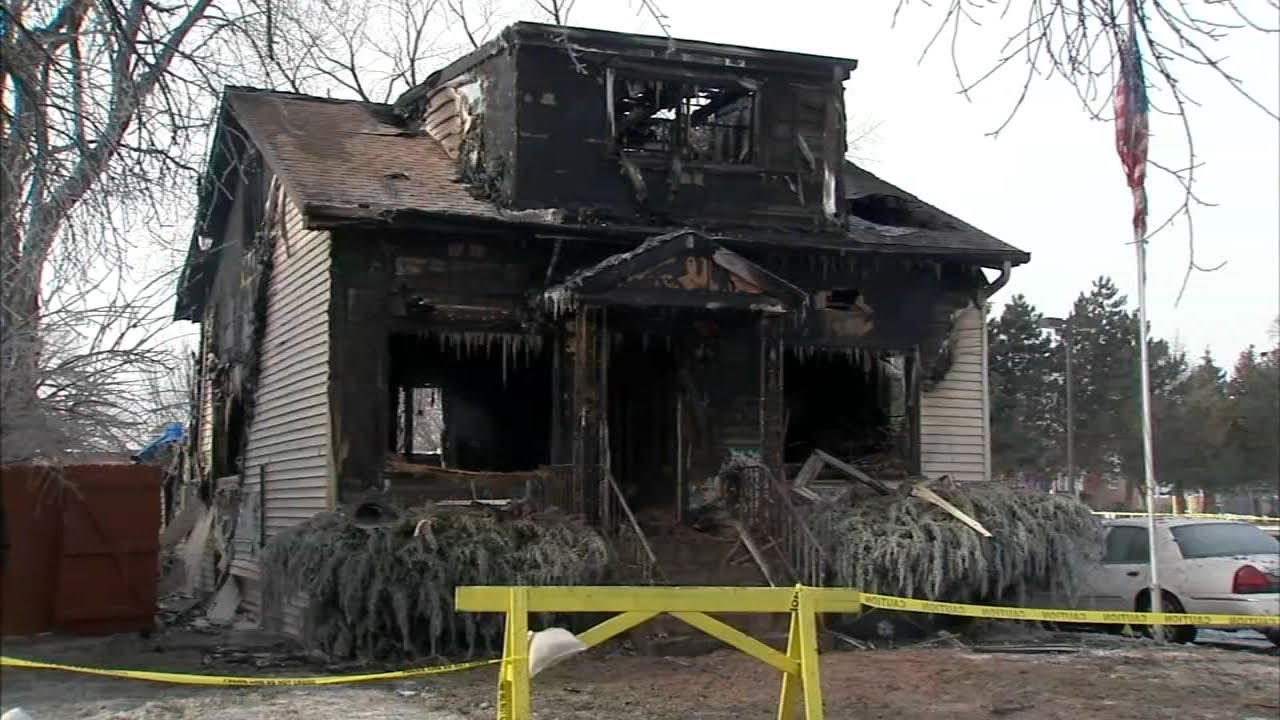 River Grove house fire leaves 3 dead, 1 injured | ABC7 Chicago - YouTube