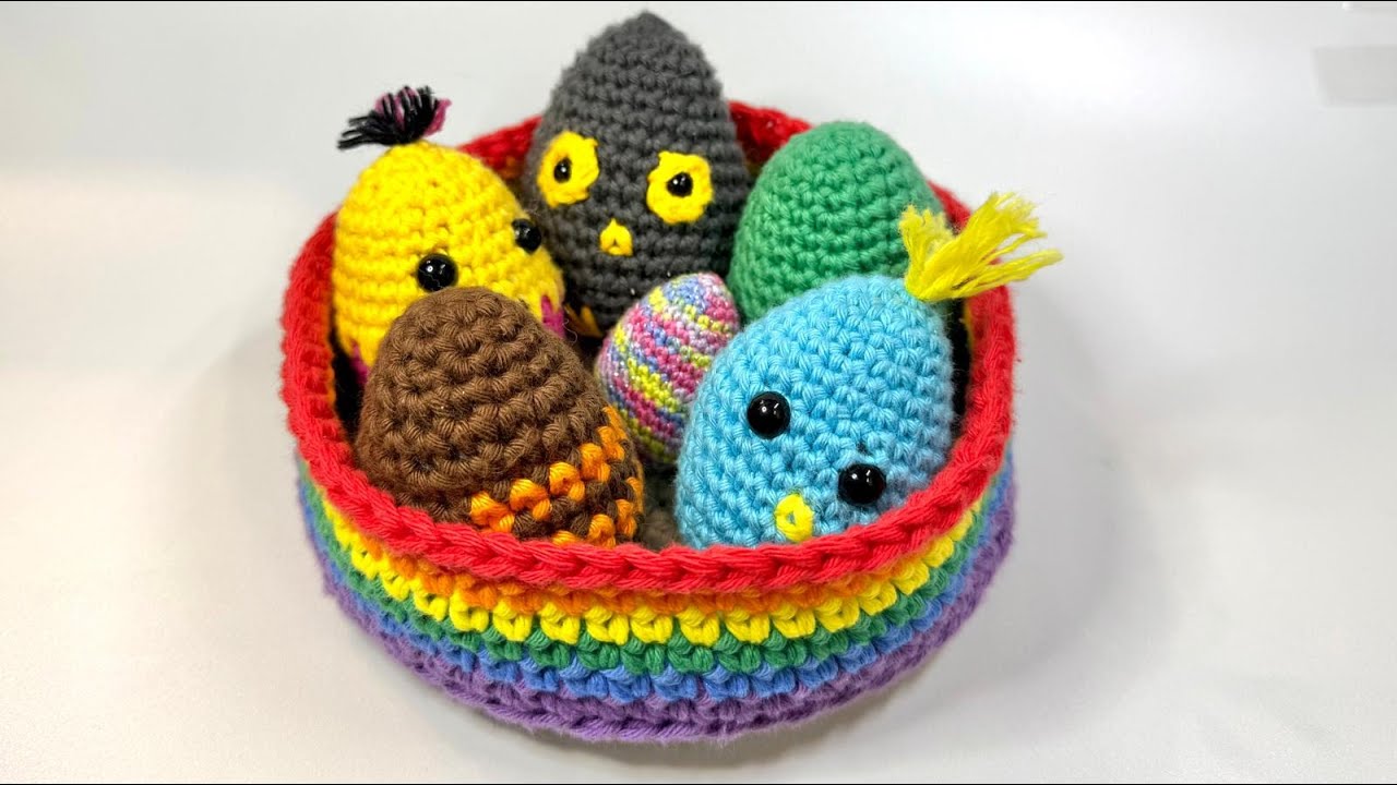 Amigurumi: 5x Easter eggs. Crochet! Result and Pattern info in description