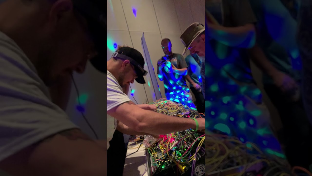 Blanket Fort Con 2019 PixelFace vs Highsage Live eurorack performance