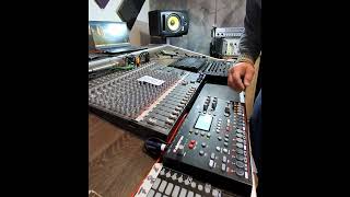 Electron octatrack mk1 vs Roland TR-8S