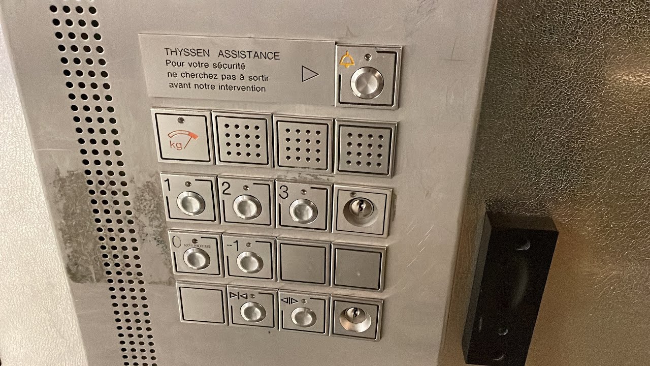 Big 1998 Thyssen traction elevators - Hospital Croix-Rousse - Lyon, France