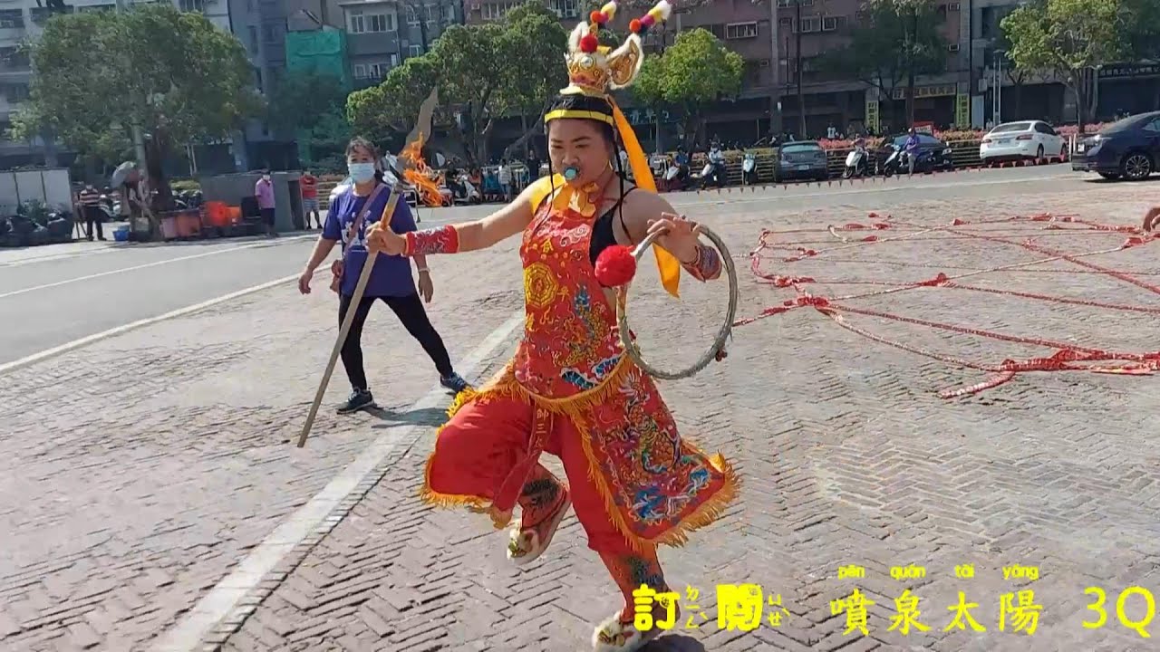 正妹小女孩發太子爺~突然爆衝跑進廟～然後……