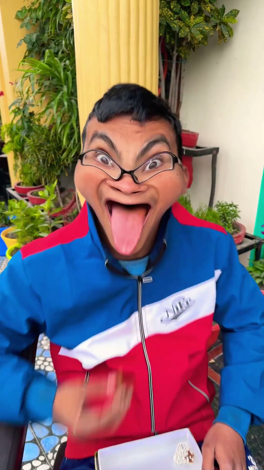 Mujhe bhi chahiye ?? #shorts #funny #comedy #fun #cutebaby #trending