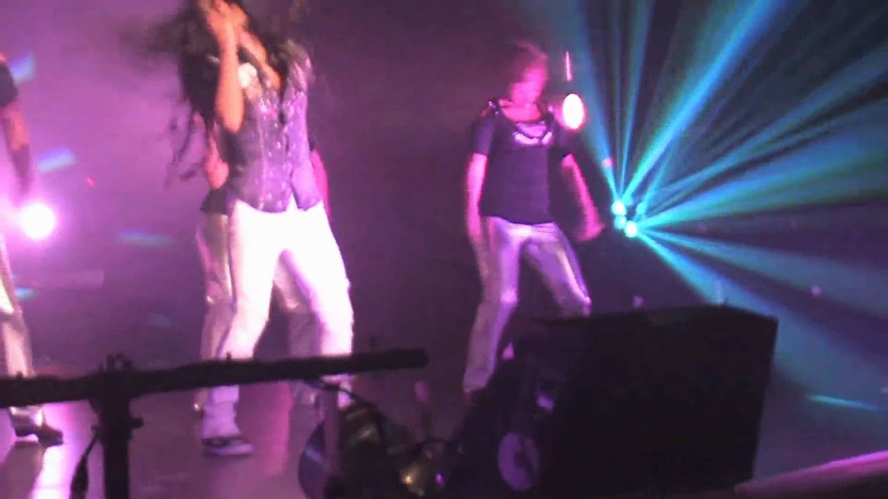 Miss Leesah-Filipina Girl-LIVE @ STC