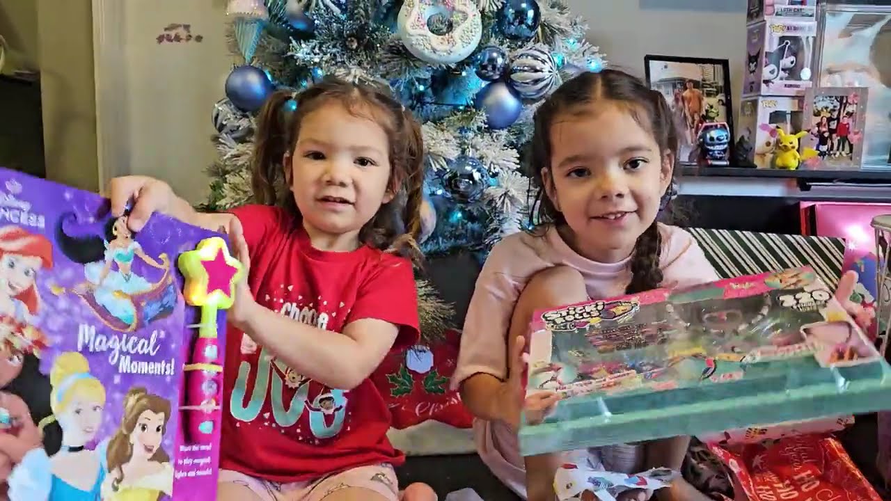 ДЕТИ ВЕРЯТ, ЧТО ПРИШЕЛ САНТА! 🎅🎁 РОЖДЕСТВЕНСКОЕ УТРЕННЕЕ РАСПАКОВАНИЕ ПОДАРКОВ | ОВСЯНЫЕ ХЛОПЬЯ С...