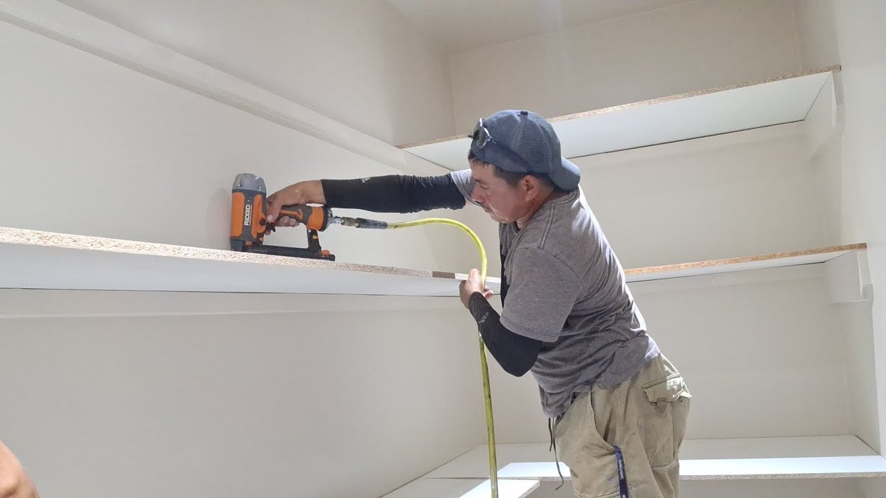 MIREN ASI ENCONTRAMOS A DON CARLOS COMO SIEMPRE EN EL TRAVAJO💪💪💪