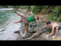 Top Primitive fishing - how to build fish trap catch fish - wild unique fishing - solo bushcraft