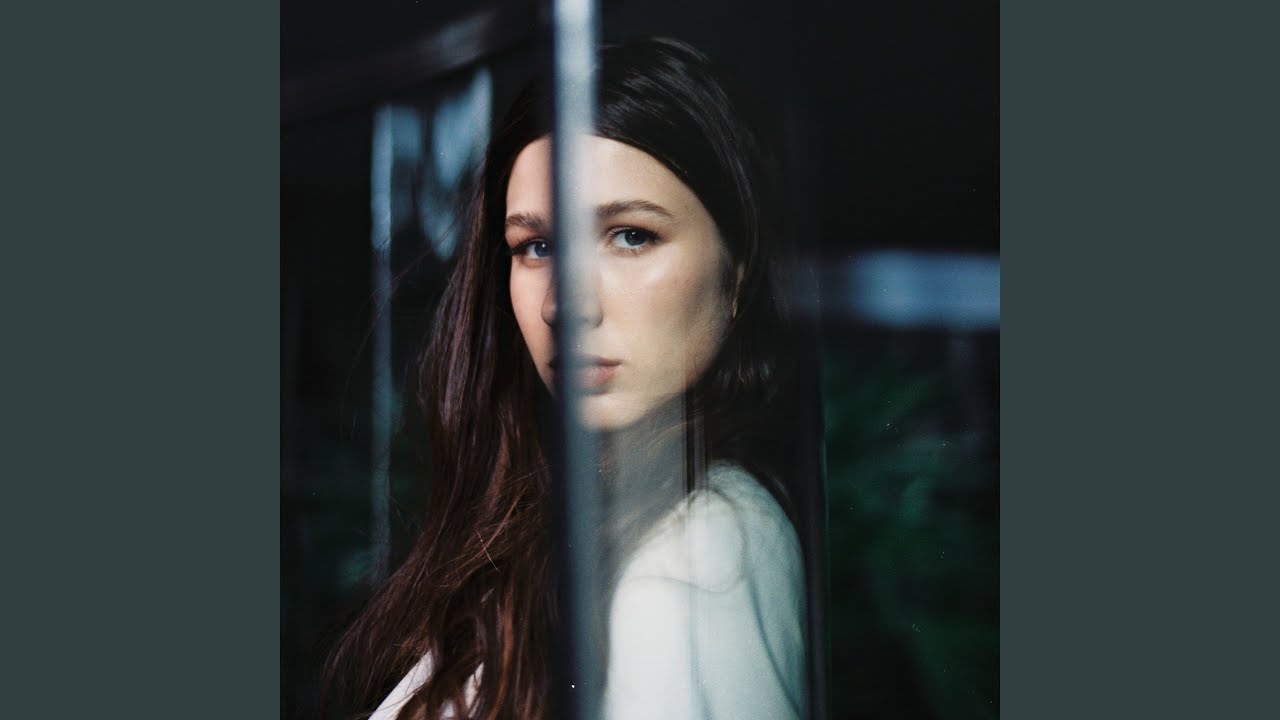 在 YouTube 上观看 Royalties 在 YouTube 上观看 Royalties