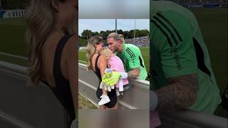 Diletta Leotta Aria Accompagna In Campo Papà Loris Karius