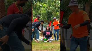 Gadis Ini Foto Bareng Harimau, Tapi Lihat Caranya! 😳 #shorts