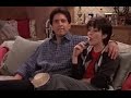 Everybody Loves Raymond w/ no laugh track (fudgey)