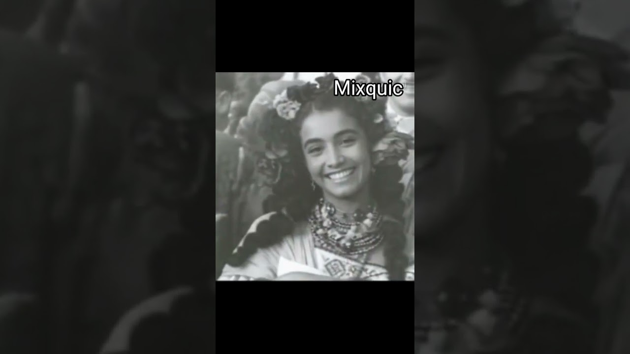 Flor más bella del ejido en Mixquic, 1954 #Mixquic #chinampas #canales #flores #pueblo #Mexico