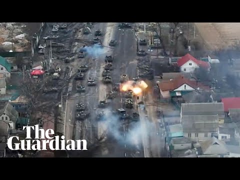 Russian tanks seen being ambushed on outskirts of Kyiv, Ukraine