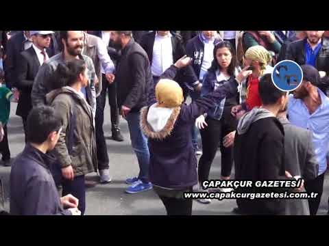 Bingöl'de HDP'nin nevruzunda bozkurt işareti yapan kızlar