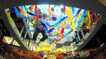 How to Clean the Dale Chihuly Pergola Ceiling | The Children's Museum of Indianapolis