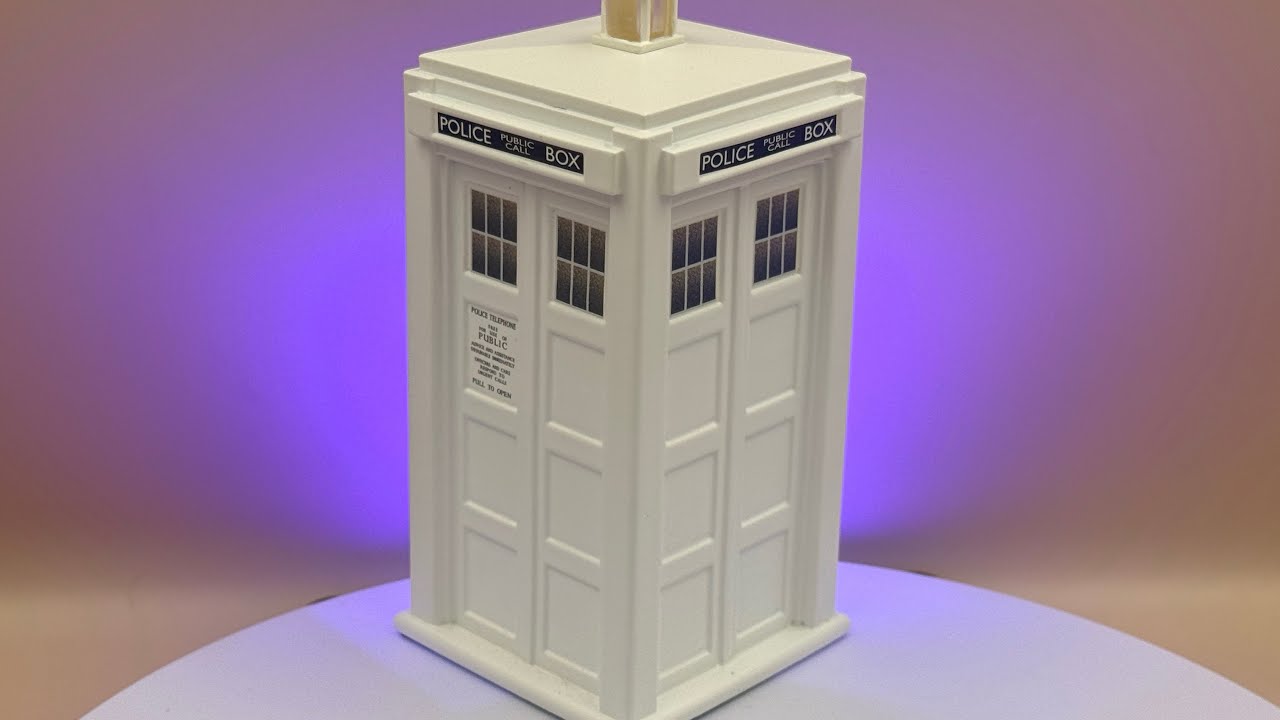 Коллекция оболочек ТАРДИС Доктора Кто 7: Белая ТАРДИС Второго Доктора (из «Похитителя разума»)