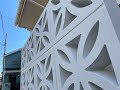花ブロックのワンポイントがキラッと光る玄関先♪