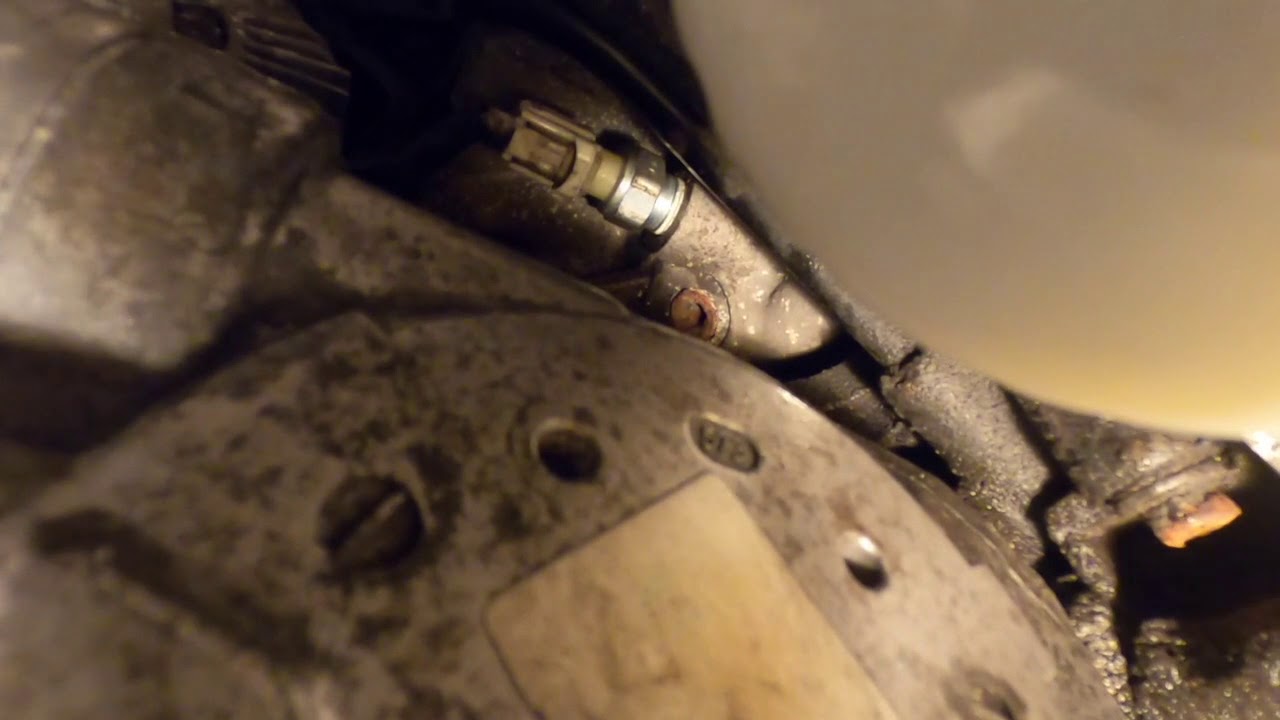 Replacing leaky oil sender on 2011 Ford Escape 3L V6 YouTube